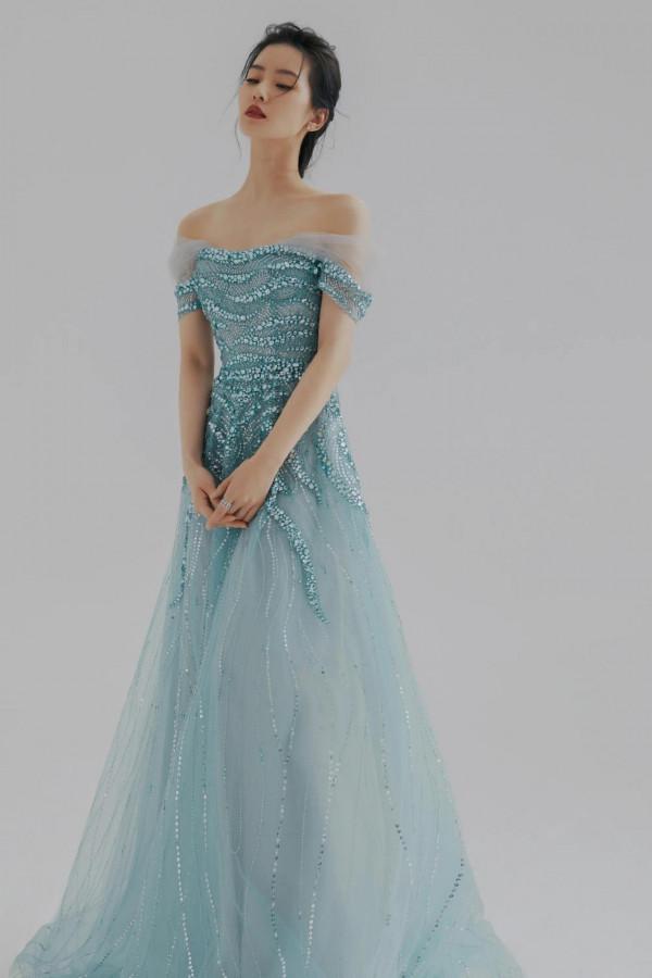 楊冪趙麗穎迪麗熱巴劉詩詩楊穎超仙禮服造型，你最pick誰？