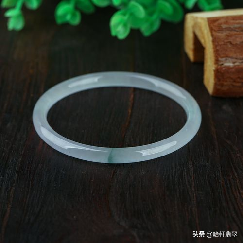 “贈爾叮噹,一步一想(響)”,來自翡翠叮噹鐲的儀式感 “贈爾叮噹,一步一想(響)”,來自翡翠叮噹鐲的儀式感