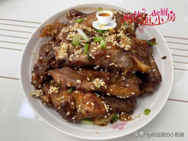 回孃家吃飯母親做了滿滿一桌菜，曬圈火了，網友：還是親媽最疼人