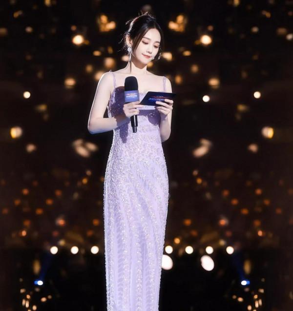 李一桐完勝眯眯眼，三隻松鼠為何卻不找她拍廣告？