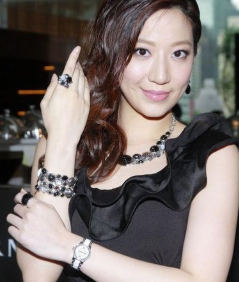 汪圓圓的涅槃情史，18線模特嫁入百億豪門，3年生3個娃掌握繼承權