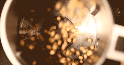 給“脫髮人士”指條明路！權威研究：大豆飲食可改善毛囊