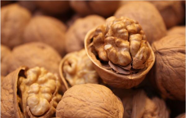 植物奶殺死六個核桃