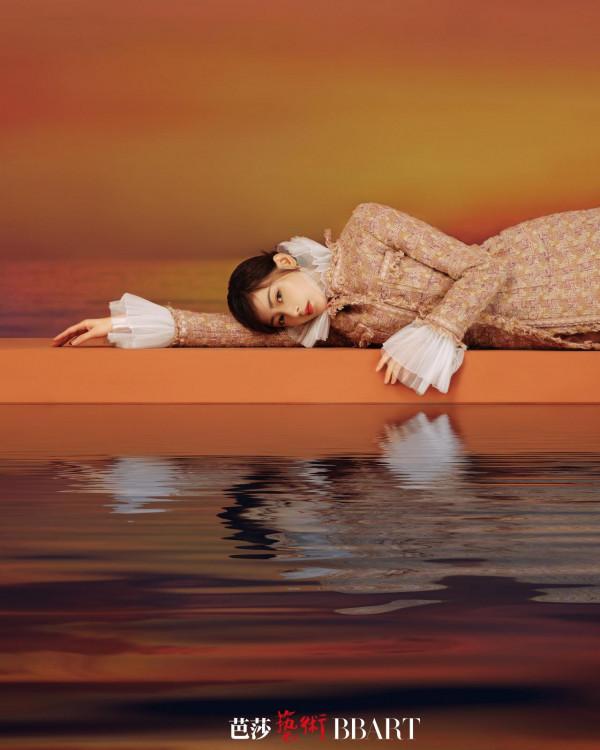 張天愛時尚大片上線：餘暉歸山海 山海藏花開