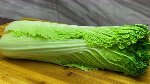 女性常吃白菜臉上容易長斑？醫生提醒：想要祛斑，吃對蔬菜很關鍵