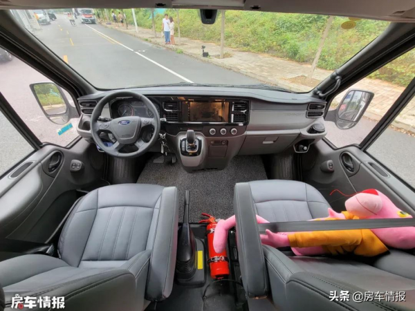 新款福特Pro房車來了,配2.2T柴油動力自動擋,6座設計廁所能變大 新款福特Pro房車來了,配2.2T柴油動力自動擋,6座設計廁所能變大