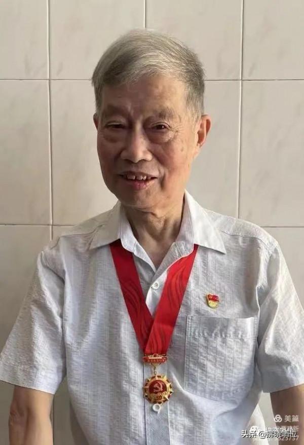 70位光榮在黨50年的老首長、老戰友,你認識幾位? 70位光榮在黨50年的老首長、老戰友,你認識幾位?