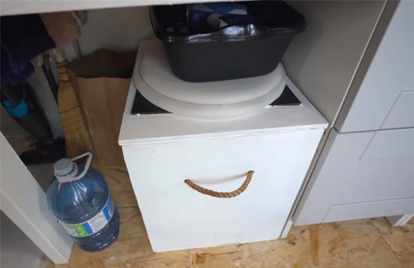 她低價買下10㎡“迷你房”，蝸居日子轉眼已1年，網友：自得其樂