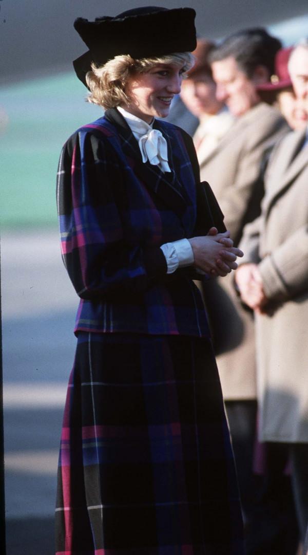 戴安娜王妃40頂最棒的帽子：優雅就要從“頭”開始