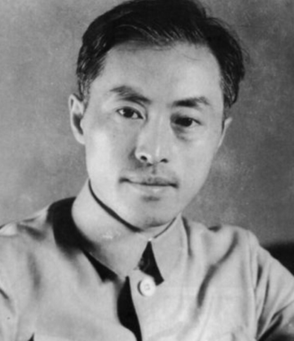 賣菜小夥成蔣介石替身,瞞過宋美齡卻被劉湘一眼識破,他結局如何 賣菜小夥成蔣介石替身,瞞過宋美齡卻被劉湘一眼識破,他結局如何