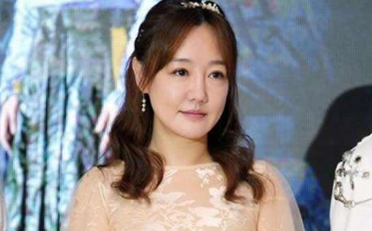 不耐老的3位女星，年輕時貌美如花，一上年紀顏值就老態畢現