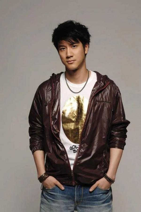 王力宏父親發文護子：父母體面地退出成年兒女的生活，究竟有多難