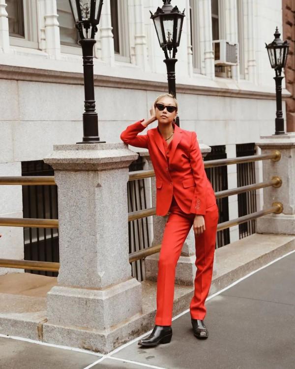 這雙鞋太神奇：平底最顯高，舊的比新的好