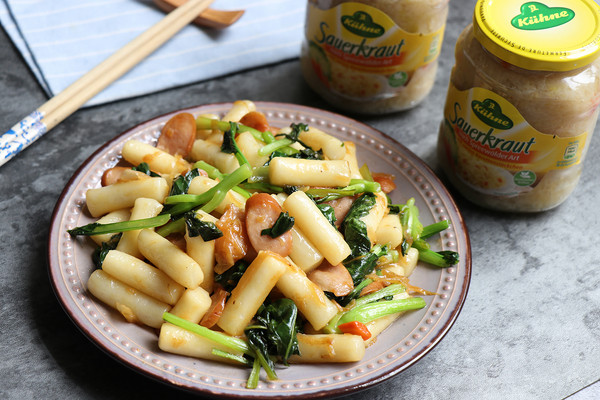 這道酸菜炒火鍋年糕，每天吃都吃不夠