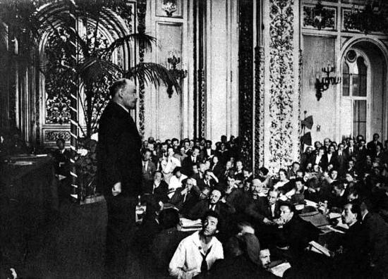 1996年，西班牙政府邀請一群平民來訪，他們是誰？