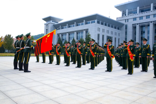 武警警官退役儀式，紀念品亮了