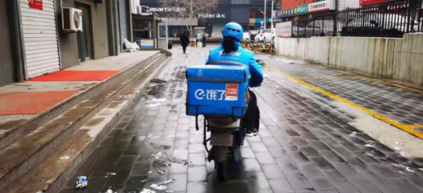 黃渤、賈玲新片揭開神秘面紗，賈玲和朱一龍擦出火花，暖到我了