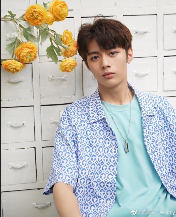 《周生如故》全員古裝與現代裝對比，你能認出幾位？