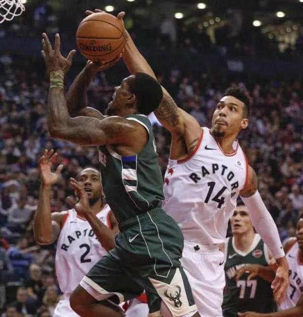 防守就是肉盾?來看看這幾位的防守,球隊不可缺的小角色 防守就是肉盾?來看看這幾位的防守,球隊不可缺的小角色