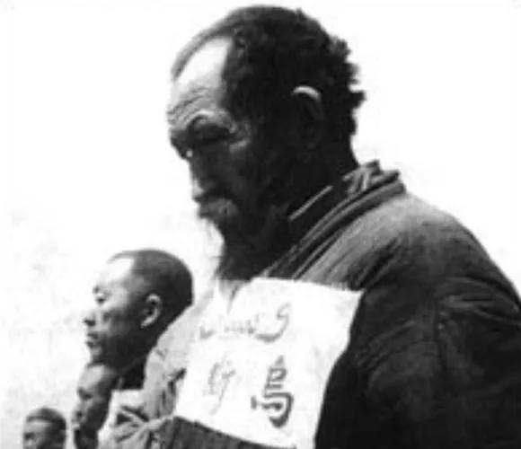 師長被殺害，王震大怒，派出兩個師、41輛坦克，要求務必捉拿真兇