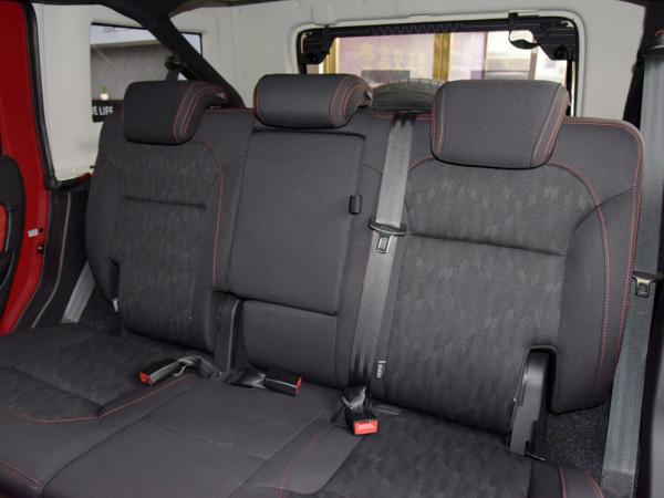 北京BJ40公務版實拍，配置精簡，鋼輪轂+收音機，2.0T+四驅動力