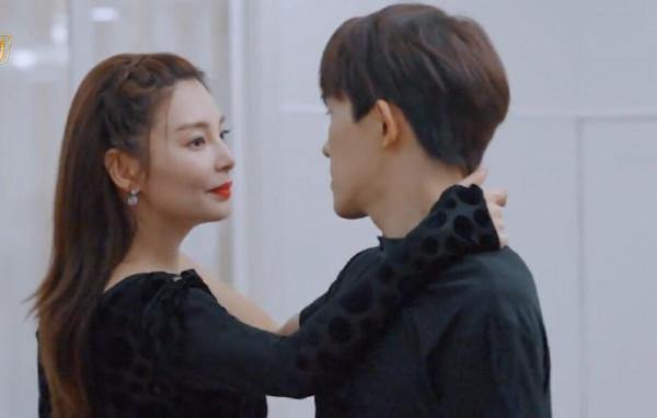 娛樂圈不被看好的4對姐弟戀,最大年齡差16歲,嫁給誰真的不一樣 娛樂圈不被看好的4對姐弟戀,最大年齡差16歲,嫁給誰真的不一樣