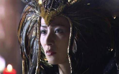 明星古裝尷尬史：頭頂風扇、餃子都算好的，有些太誇張真忍不了