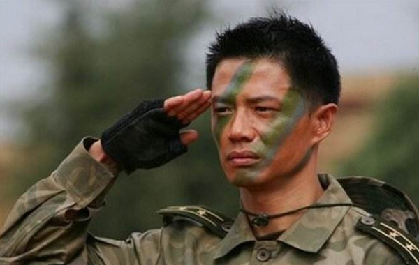 油頭粉面還敢演軍人?這5位男明星告訴你,什麼叫做中國硬漢 油頭粉面還敢演軍人?這5位男明星告訴你,什麼叫做中國硬漢