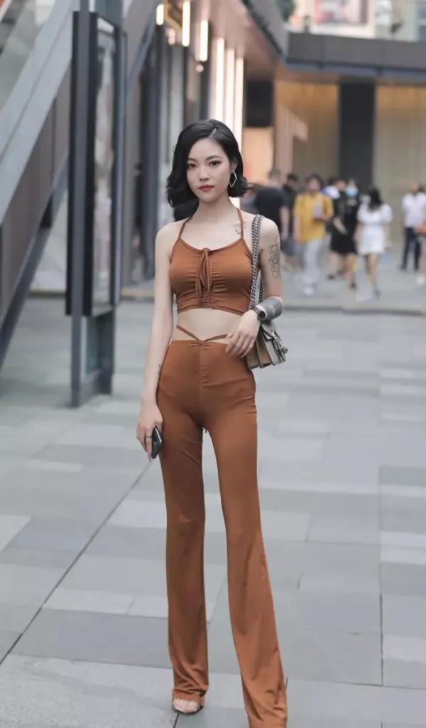 秋裝怎麼搭配更好看?學街拍達人的穿法,時髦顯瘦又洋氣 秋裝怎麼搭配更好看?學街拍達人的穿法,時髦顯瘦又洋氣