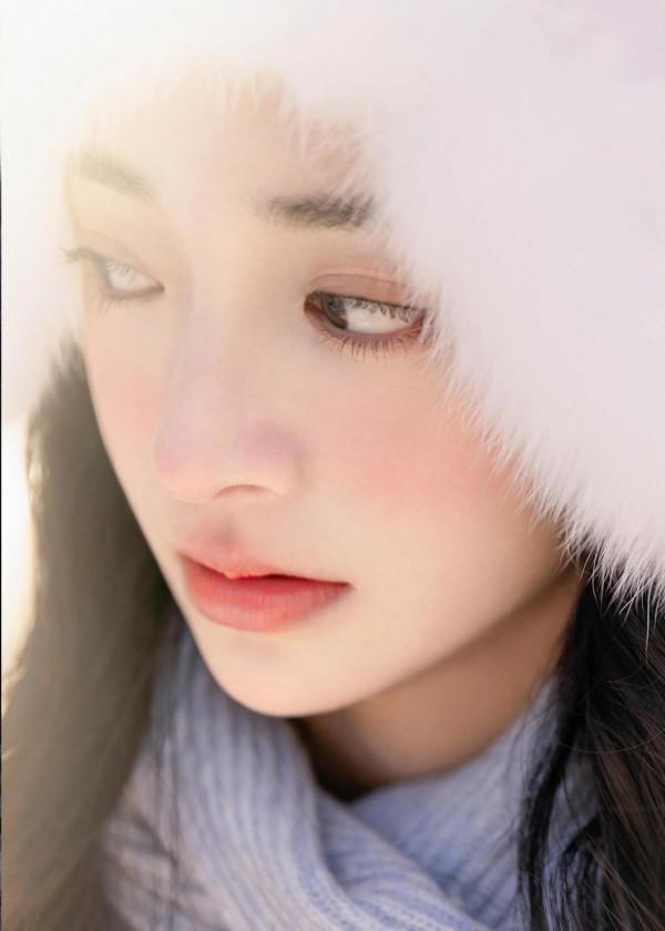 周潔瓊雪地拍照模板