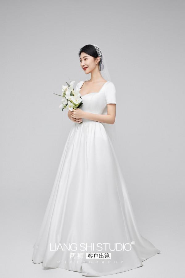 好喜歡我們的婚紗照，感覺怎麼看都不會膩啊