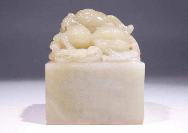 寶物眾鑑「2」清代和田白玉盤龍詩文印章