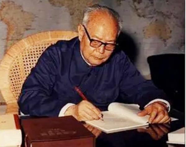 十大元帥墓地今何在?元帥們去世後都葬在了哪裡?蒼松翠柏掩忠魂 十大元帥墓地今何在?元帥們去世後都葬在了哪裡?蒼松翠柏掩忠魂