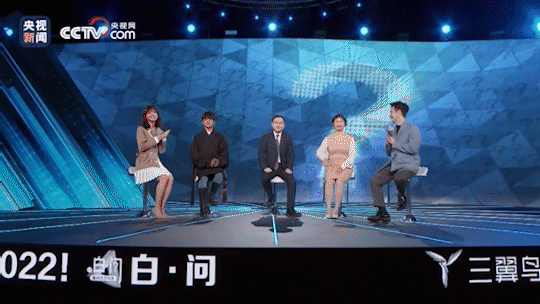 《@青春，2022！》以青春開場，向光領跑