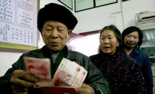 低保戶要&OpenCurlyDoubleQuote;漲錢&rdquo;？2022新標準發放，農村家庭有這些，被剔除在外