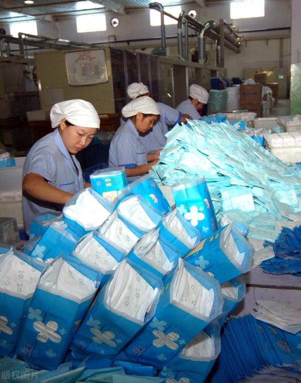 低調的福建前首富：賣衛生巾賺223億，三個兒不接班，公司傳堂弟