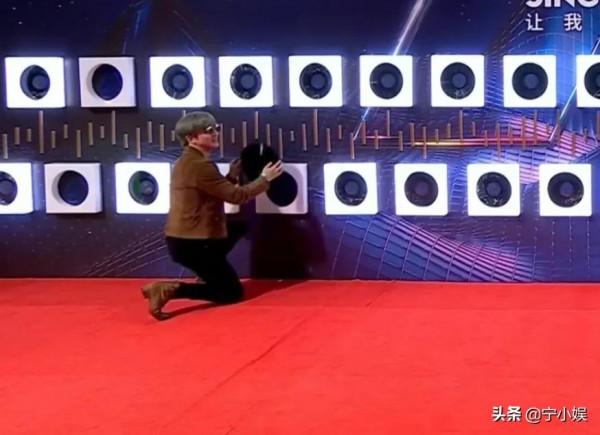 一場音樂盛典8位明星遭遇尷尬，暴露娛樂圈三大真實現狀