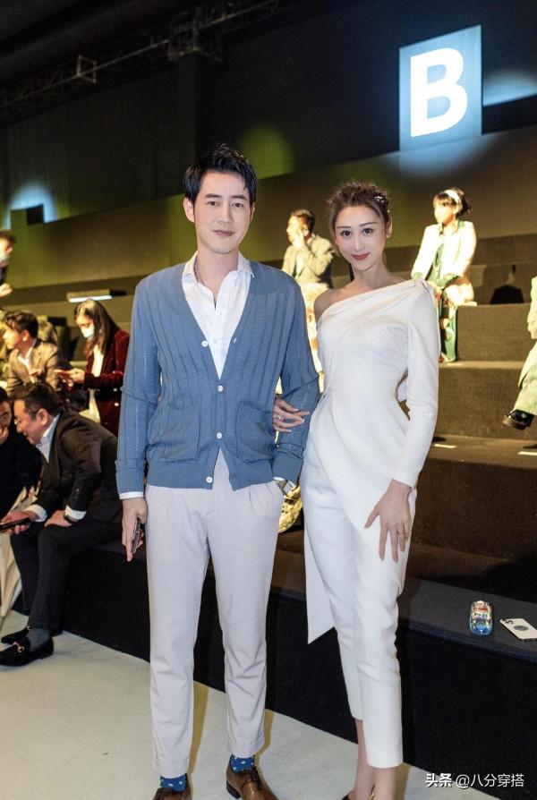 陳浩民真有福氣,嬌妻蔣麗莎穿橘色上衣配闊腿褲時髦幹練,超好看 陳浩民真有福氣,嬌妻蔣麗莎穿橘色上衣配闊腿褲時髦幹練,超好看