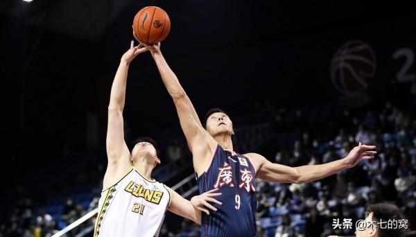 易建聯不敵胡金秋與時光，周琦輸中國德比