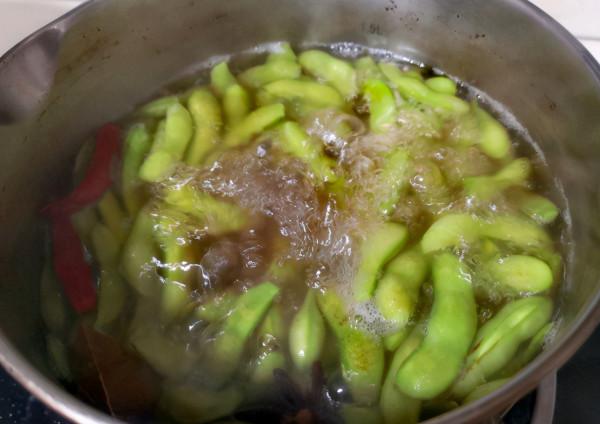 煮毛豆,冷水煮還是開水煮?學會3個技巧,毛豆綠油油的,很入味 煮毛豆,冷水煮還是開水煮?學會3個技巧,毛豆綠油油的,很入味