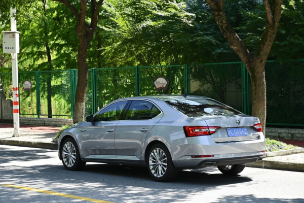 15萬買二手頂配速派,實用豪華全都有 15萬買二手頂配速派,實用豪華全都有