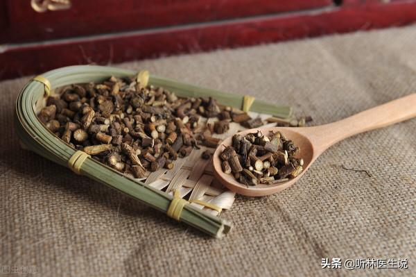 長期服藥的朋友需警惕，醫生：這10類藥物長期服用對肝臟傷害大