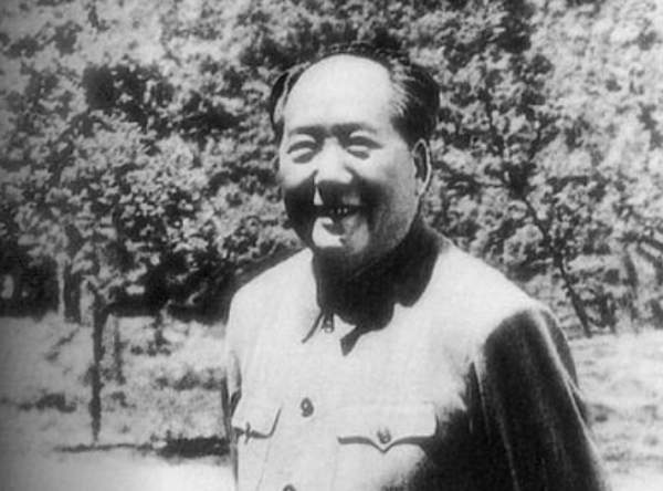 上級讓許世友挑個副司令，結果他誰都不要，跑去和總理&OpenCurlyDoubleQuote;搶人&rdquo;