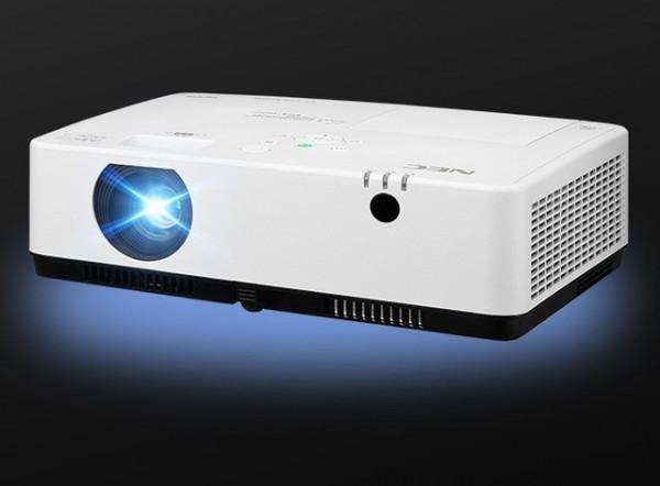 手慢無:3800流明高亮投影怒降500元 手慢無:3800流明高亮投影怒降500元