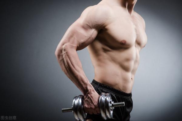 別再“弓背自殘硬拉”了！5個解決方法、拯救你的腰椎