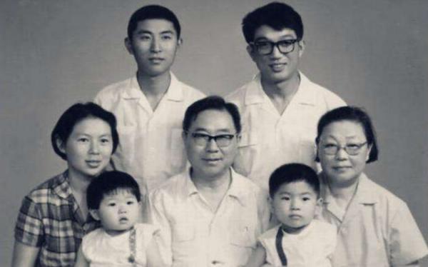 “風流才子”高曉松的混亂情史