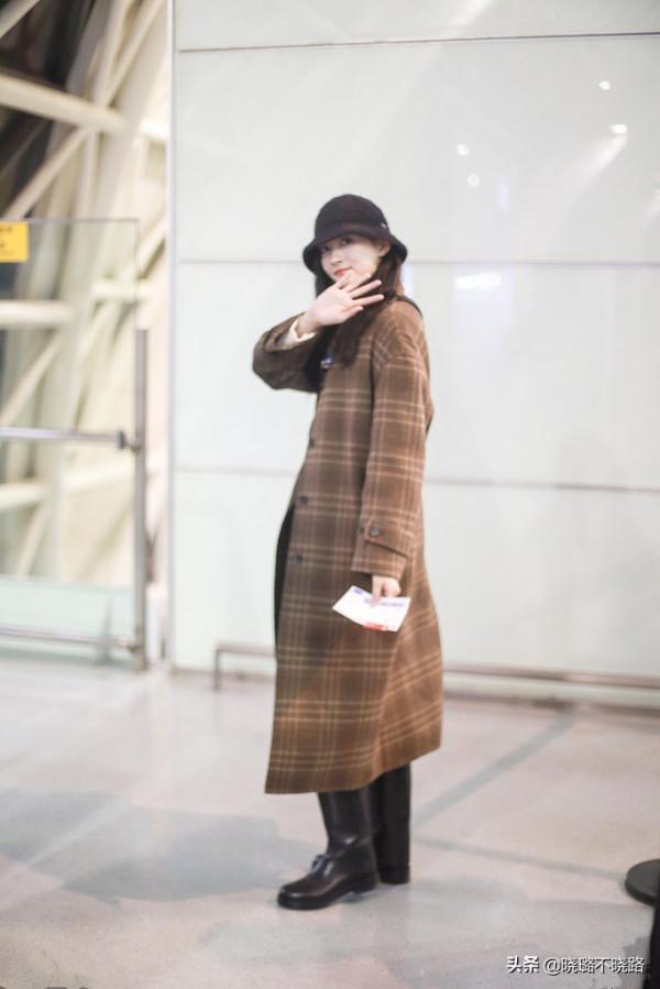 肩寬、骨架大的女人,這樣穿“大衣”準顯瘦!看蔣欣關曉彤就懂了 肩寬、骨架大的女人,這樣穿“大衣”準顯瘦!看蔣欣關曉彤就懂了