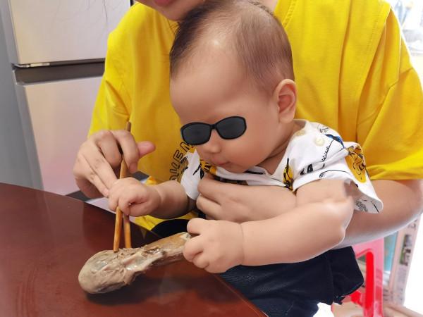 六個月寶寶的開葷儀式有必要做嗎？有儀式感家庭的孩子往往更幸福