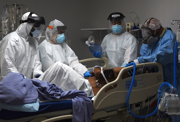 &OpenCurlyDoubleQuote;死亡潮&rdquo;正在到來！美聯社預測：這波疫情會讓美國再死幾十萬人