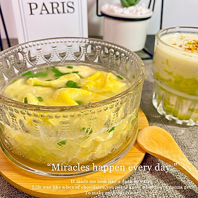 #我心中的冬日限定#福袋蛋餃+牛油果奶昔